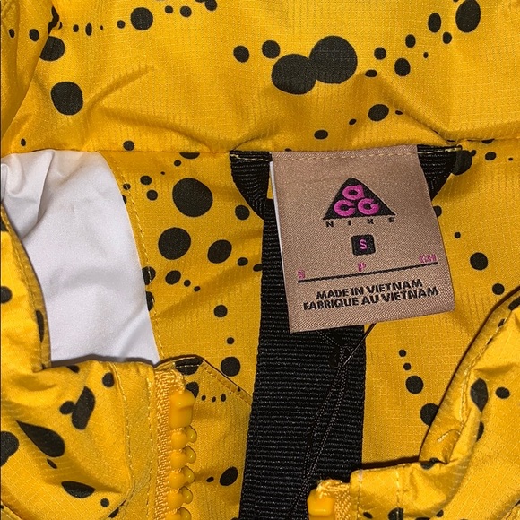 New Nike ACG Thermal Insulated Jacket - Picture 2 of 8